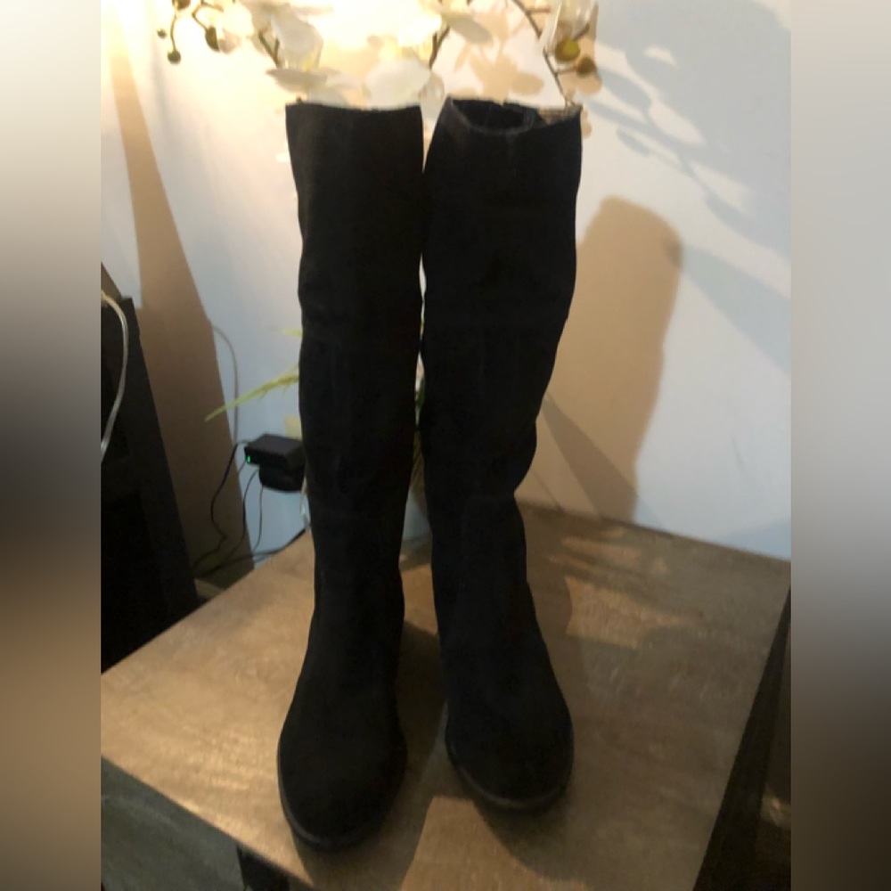 Tall boot black suede